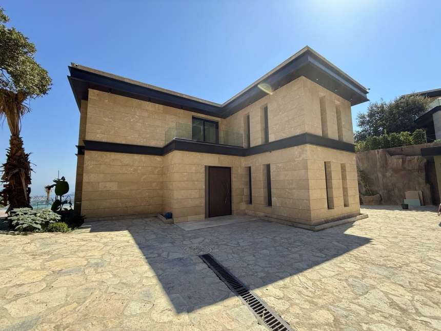 Exceptional Villa With An Infinity Pool & Sea Views For Sale In Bodrum - A modern triplex property