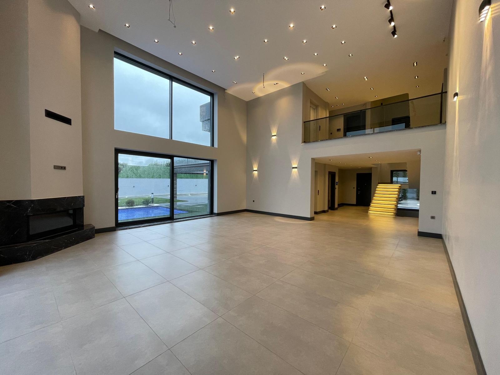 Magnificent Istanbul Property For Sale In Buyukcekmece - Gorgeous living space