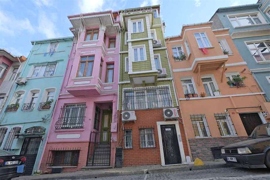 Istanbul Investment Properties For Sale in Fatih - Main view of the building