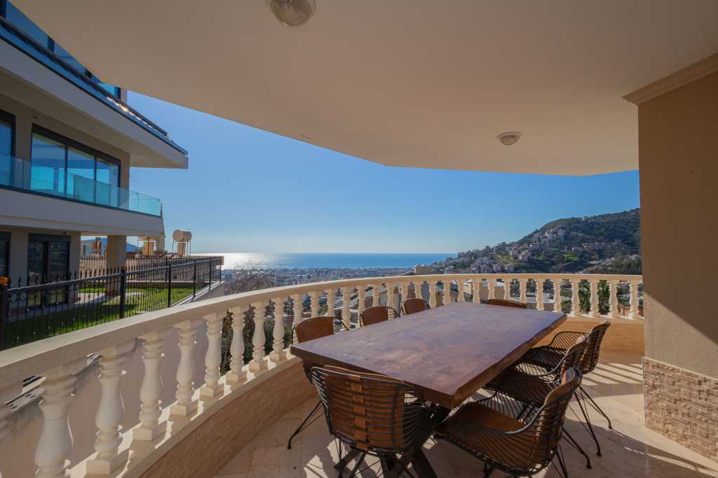 Alanya 3-Bedroom Penthouse - Tepe