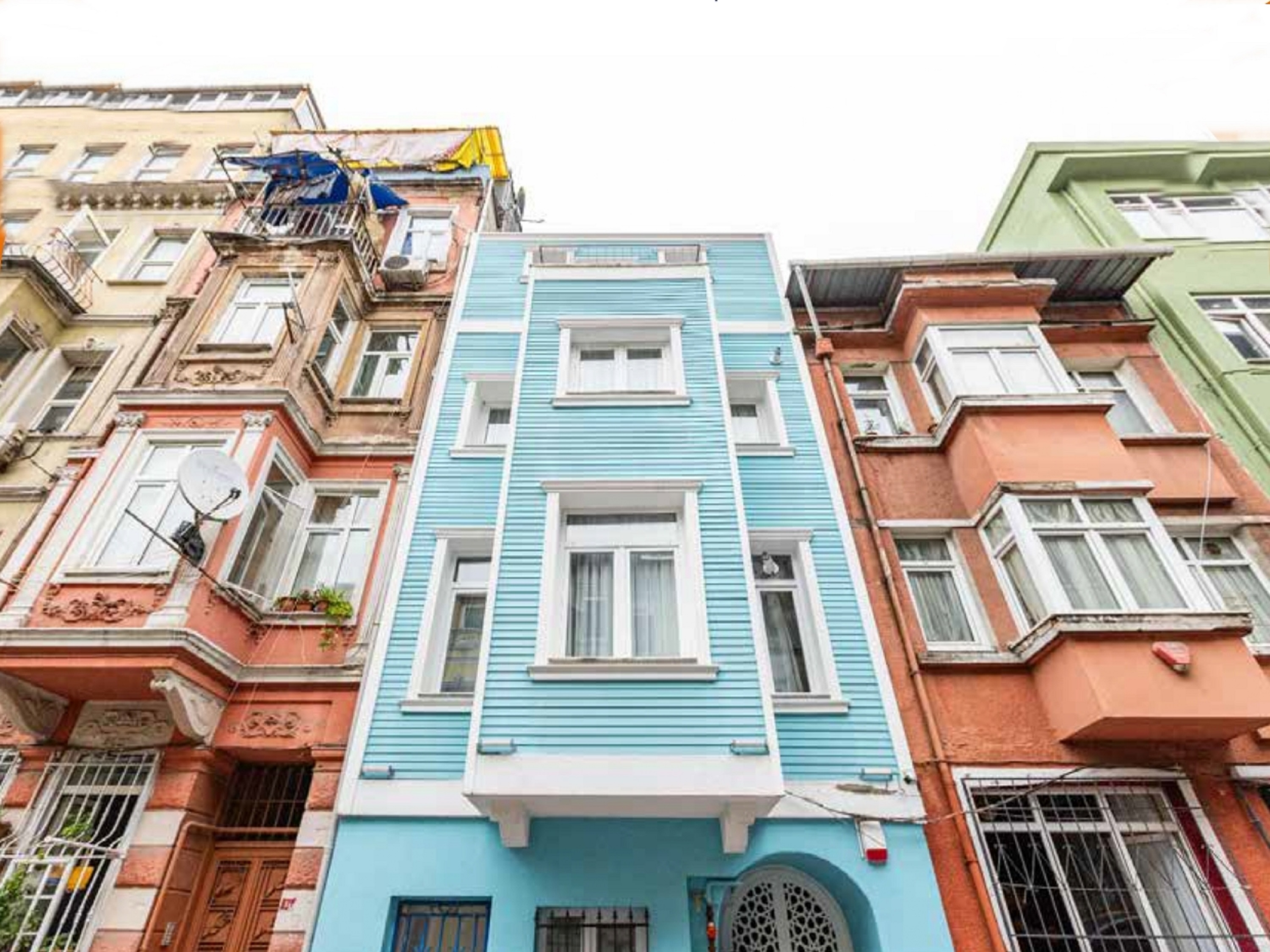 Istanbul Renovated Apartments For Sale - Building with four floors