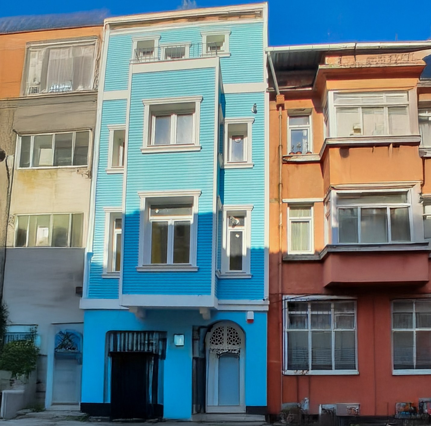 Istanbul Renovated Apartments For Sale - Main view of the building