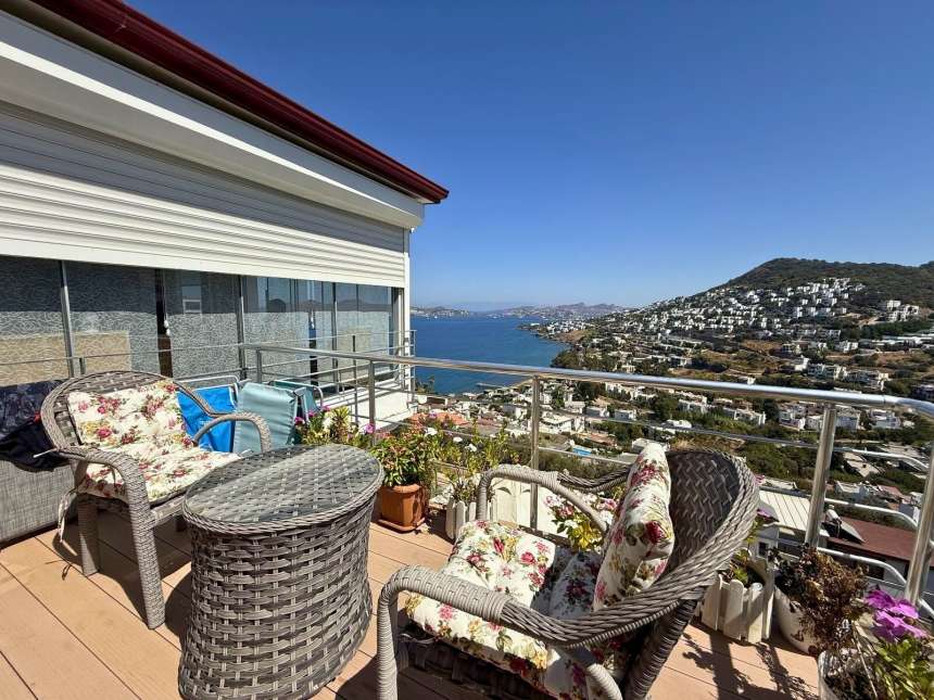 Inviting Apartment For Sale In Bodrum - A sunny terrace with sea views