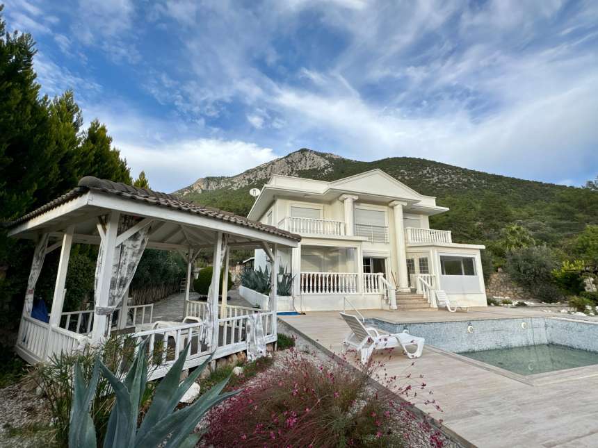 Impressive Villa For Sale In Uzumlu, Fethiye - View of the villa, pool and private garden