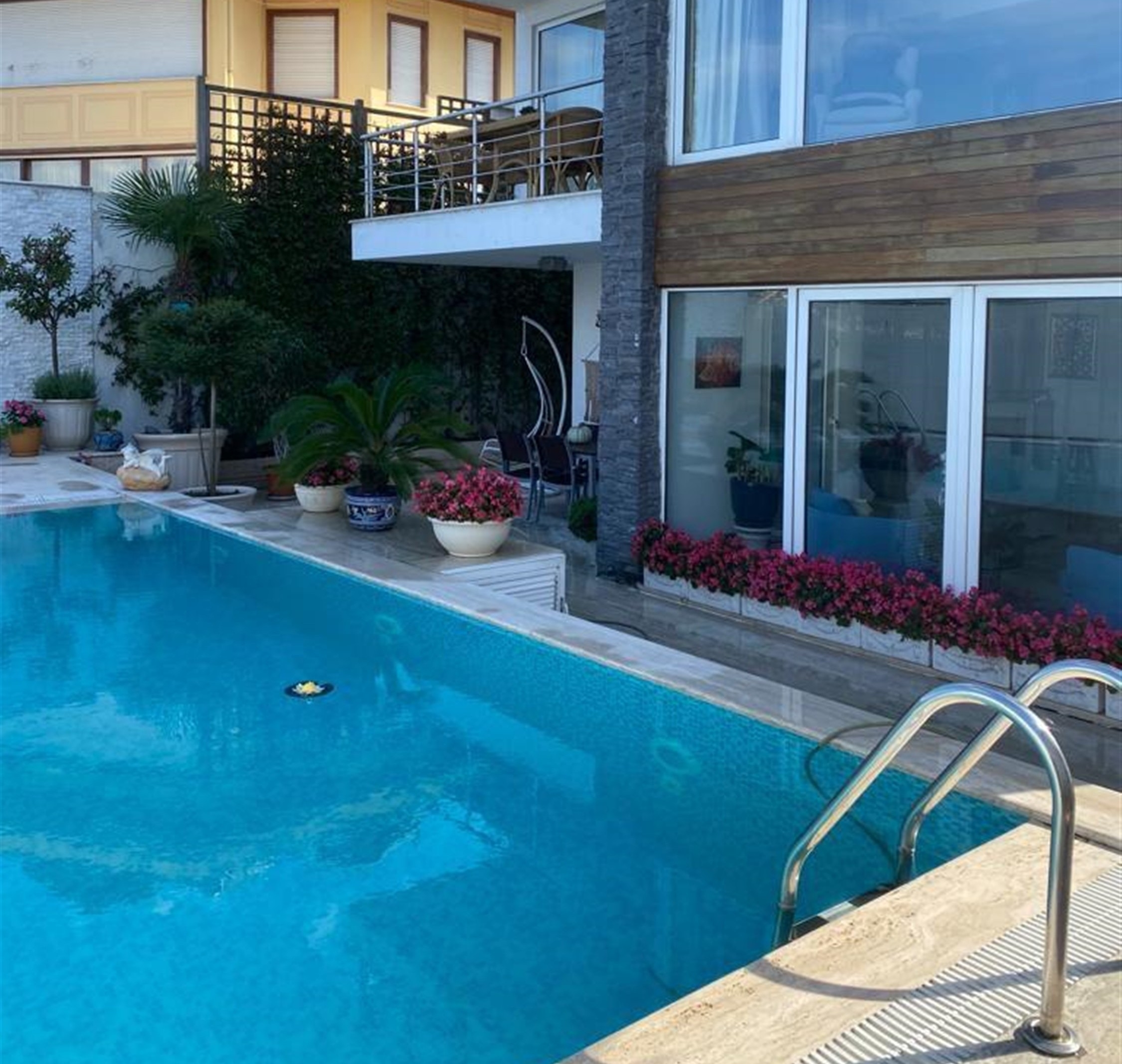 Superb Property For Sale In Istanbul Asian - Private swimming pool