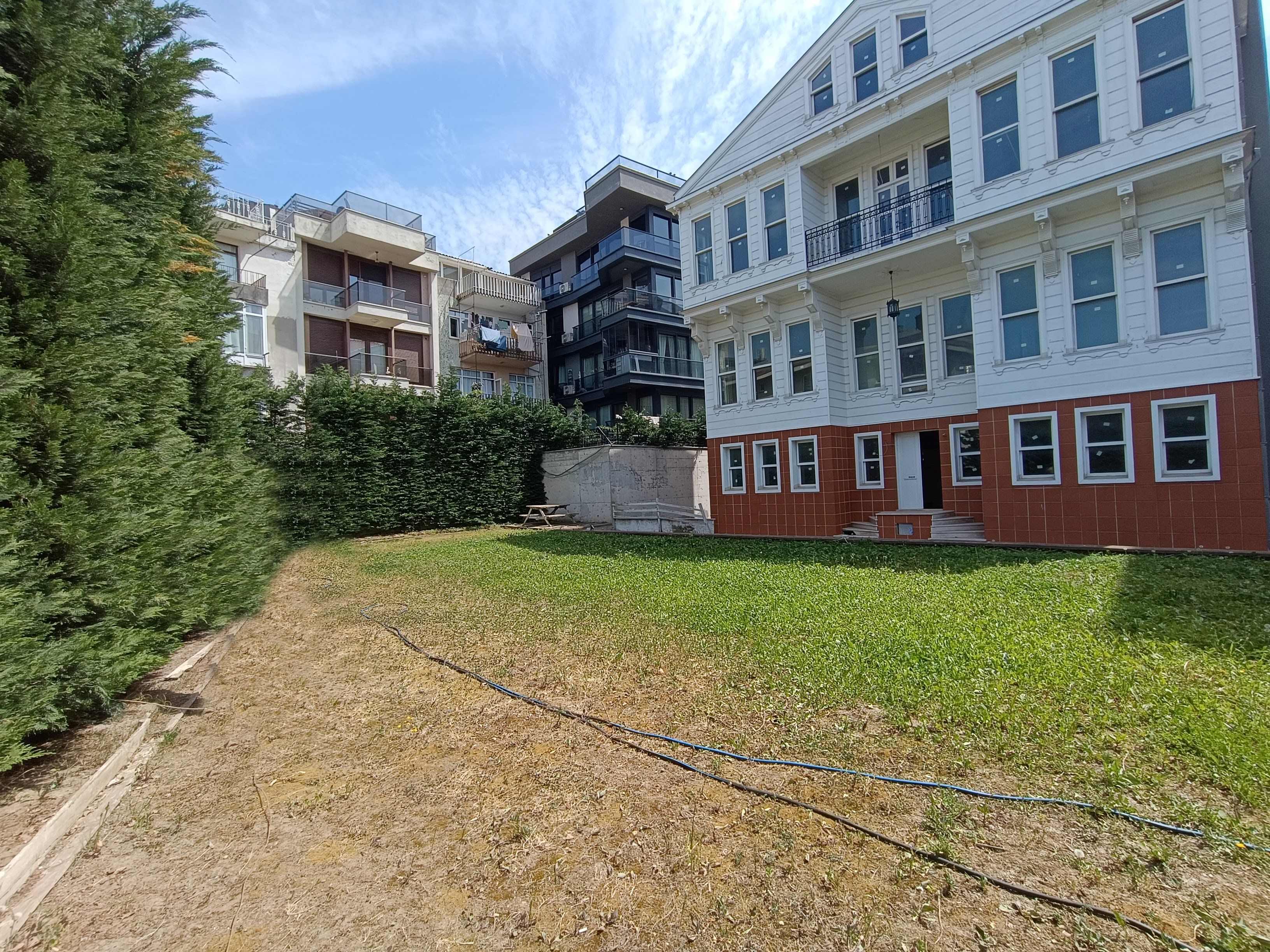 Tastefully Renovated Istanbul Property For Sale - Mature garden with ample privacy