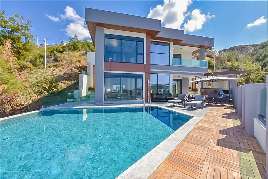 Ultra-Modern Smart Home Property For Sale In Alanya - Villa in Kargicak  With Sea Views & Luxury Private Facilities