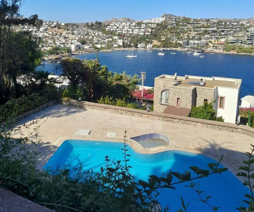Sea View Apartment In Bodrum For Sale - Beautiful sea and bay views from the apartment