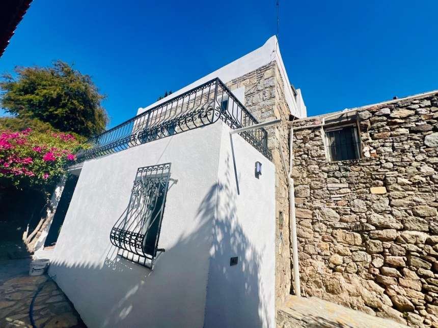 Two Completely Renovated Villas In Bodrum For Sale - Traditional style