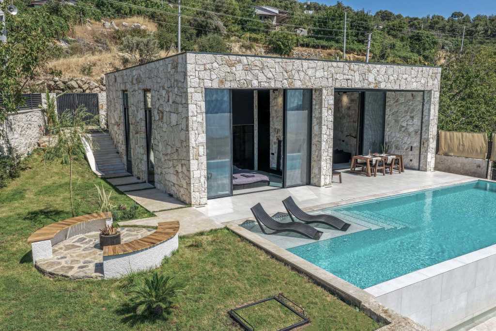 Prestigious Bungalow In Seydikemer, Fethiye For Sale - Landscaped private garden