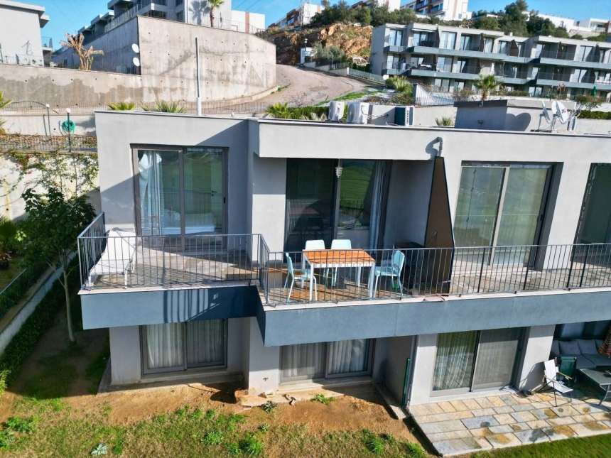 Blissful Apartment For Sale In Dörttepe, Milas - Upper floor apartment