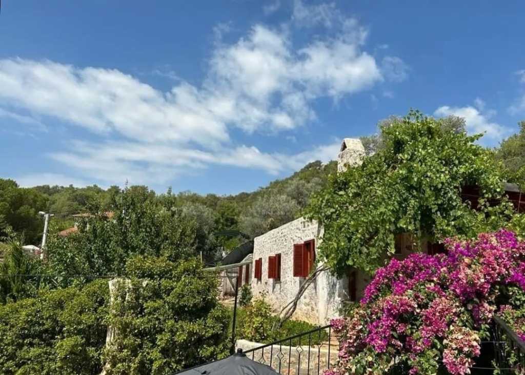 Rural Stone Bungalow For Sale In Fethiye - A beautiful, unique bungalow with nature views