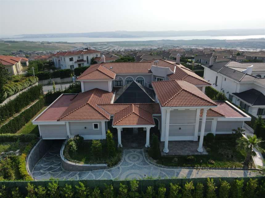 Sensational Istanbul Property For Sale In Buyukcekmece - Main view of the prestigious mansion