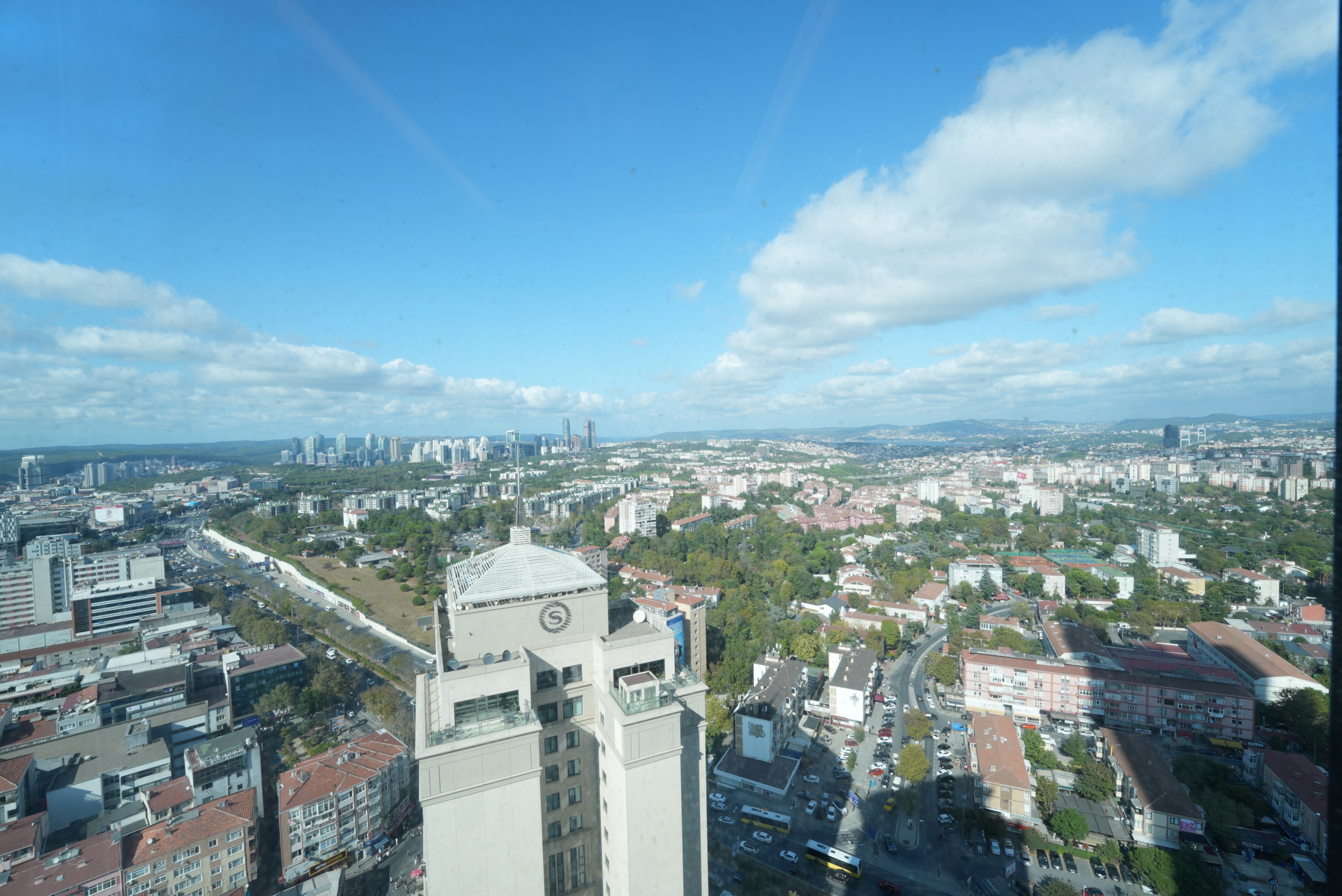 Istanbul City Centre Apartments in Kagithane For Sale - Single tower of one-bedroom homes