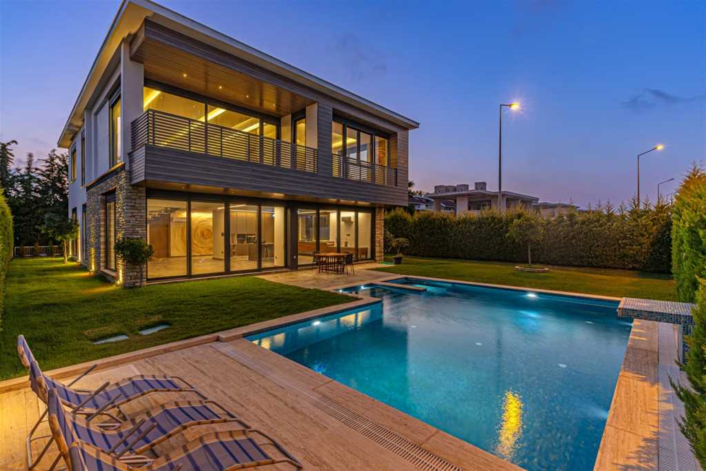 Antalya 4-Bedroom Villa - Belek