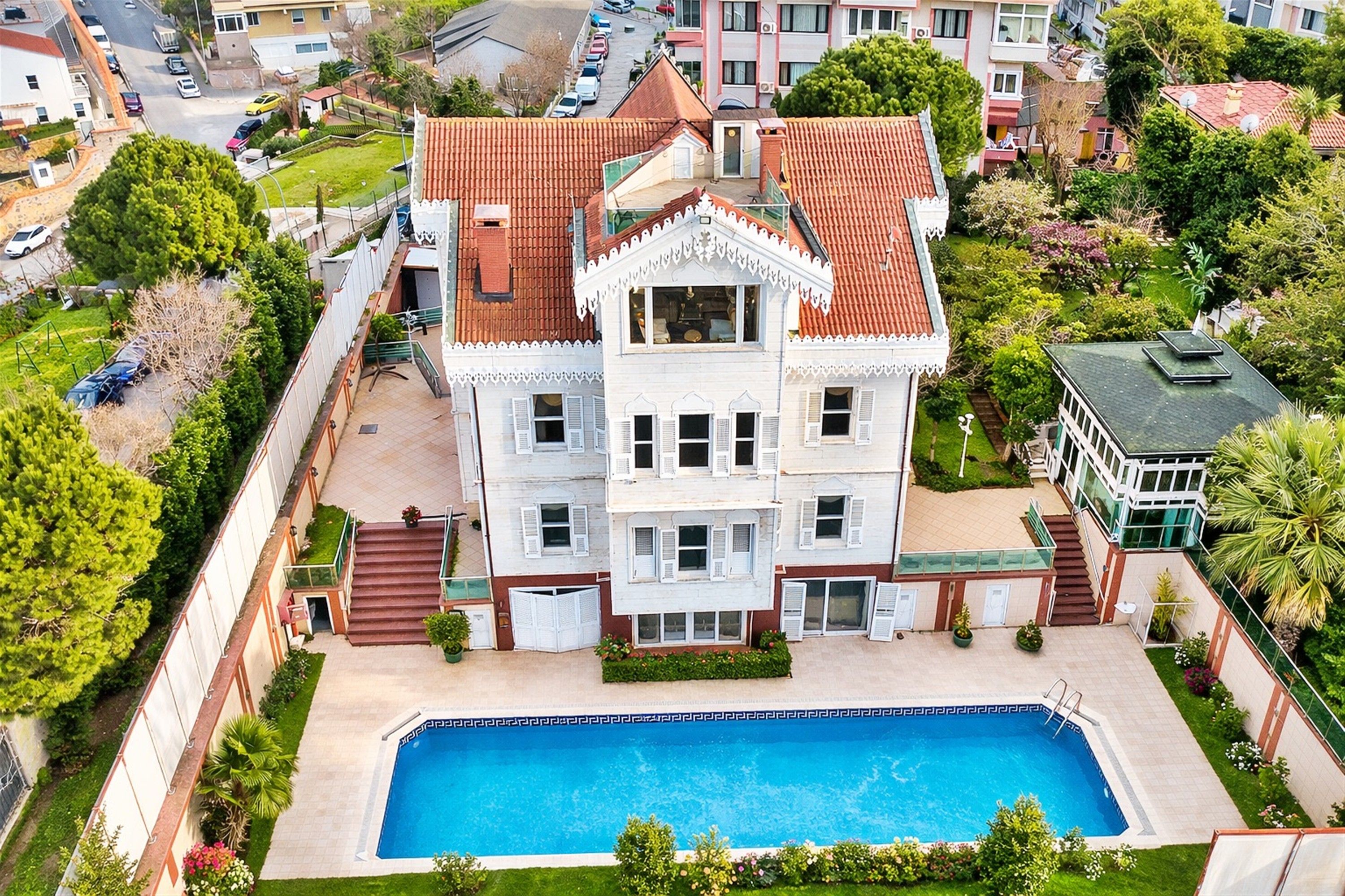 Lavish Istanbul Asian Property For Sale - View over the entire estate