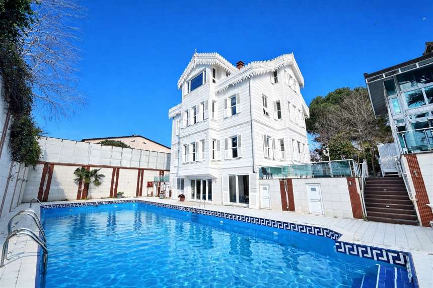 Lavish Istanbul Asian Property For Sale - Mansion with a semi Olympic-sized private pool