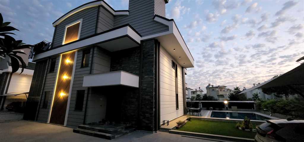 4-Bedroom Antalya Villa - Bogazkent