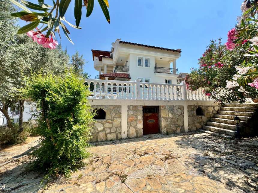 Dream Villa In Uzumlu, Fethiye For Sale - Beautiful private garden