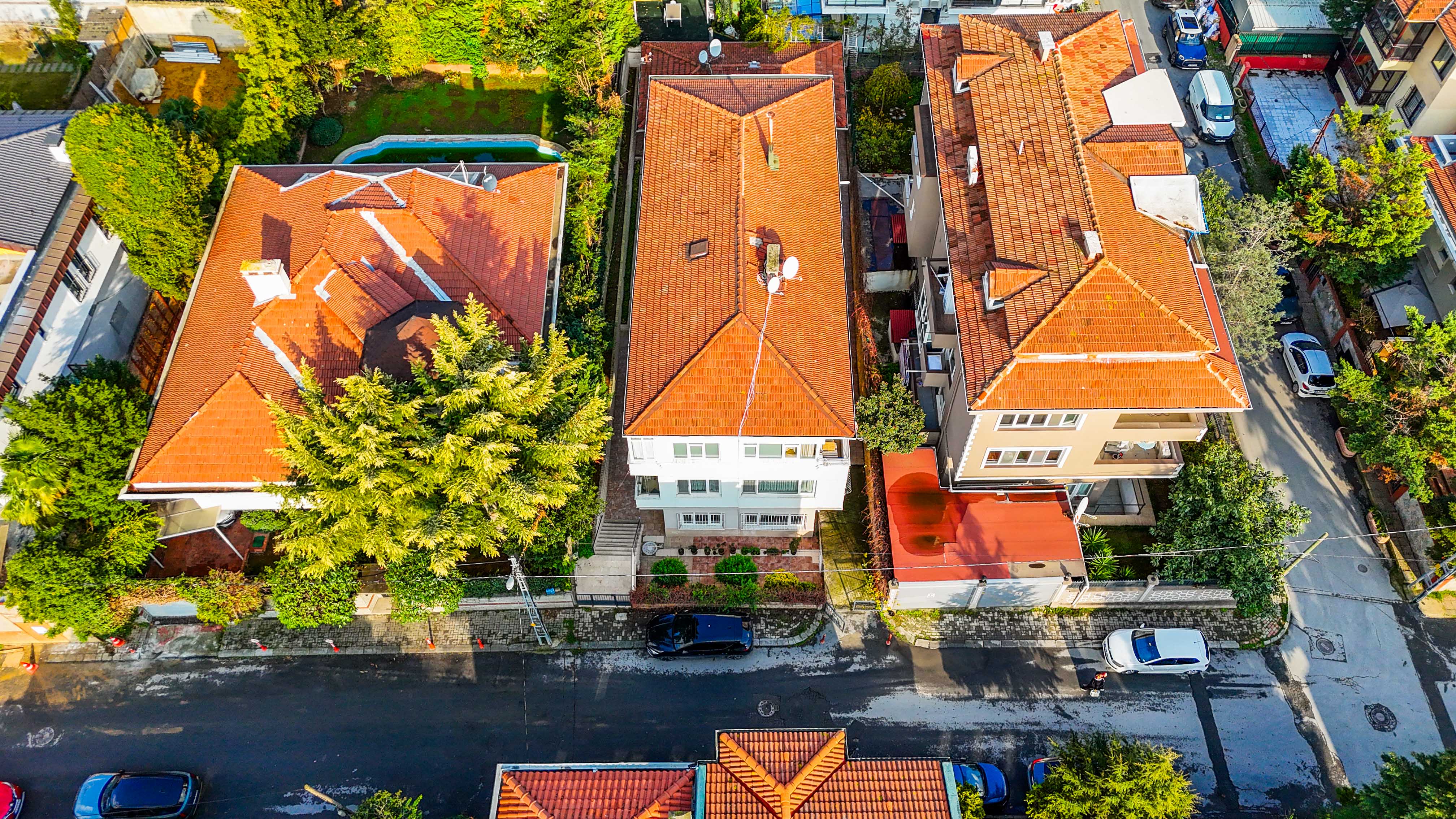 Prime Location Apartment For Sale In Istanbul - Arial view over the surrounding area