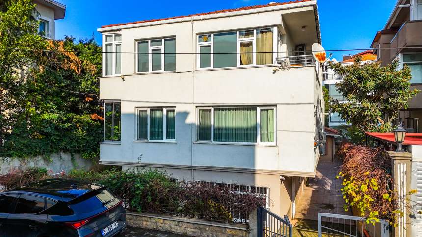 Prime Location Apartment For Sale In Istanbul - Main view of the apartment building