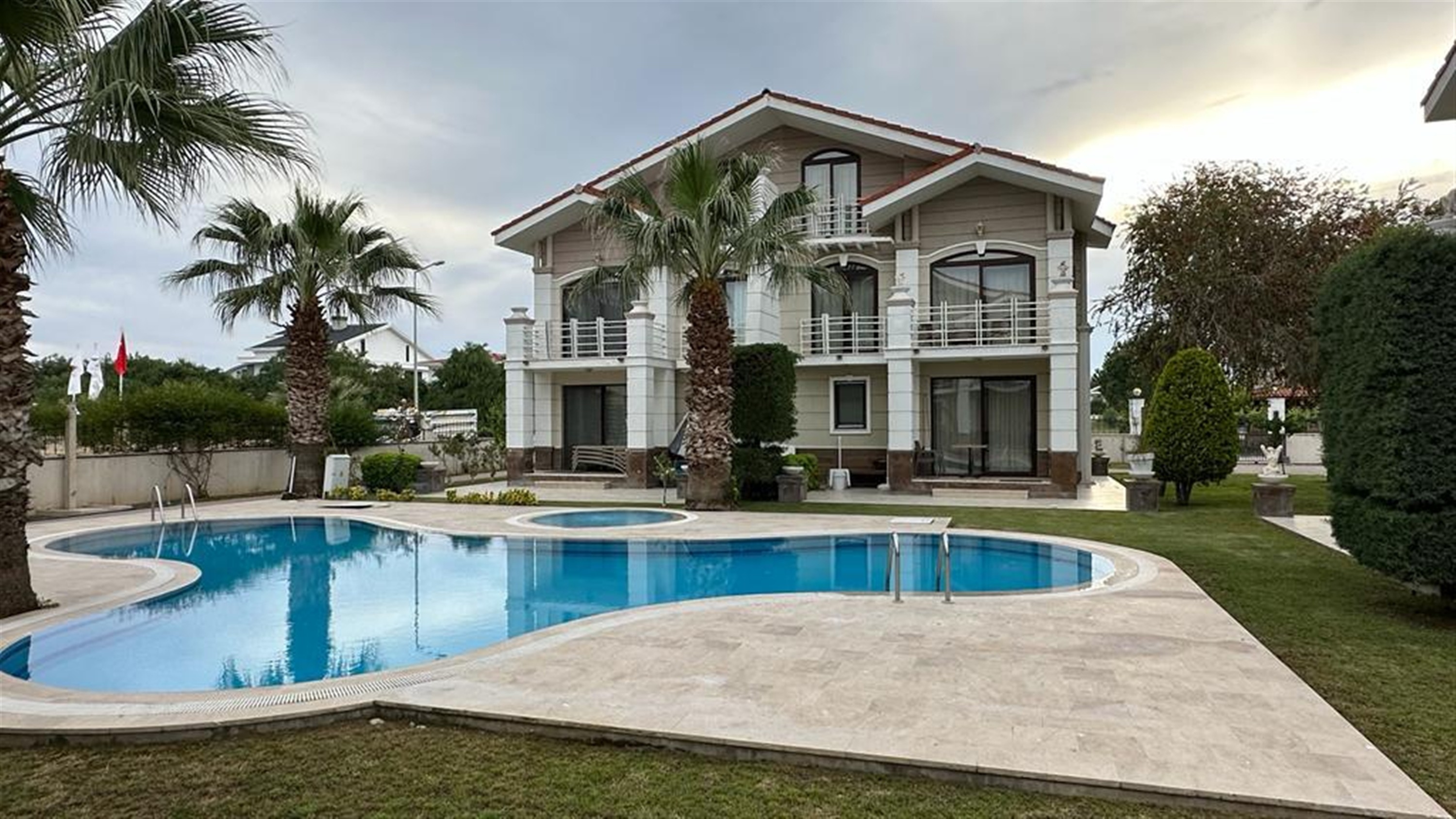 Furnished Duplex Belek Apartment For Sale - Golf Property In Belek, Antalya With A Shared Pool