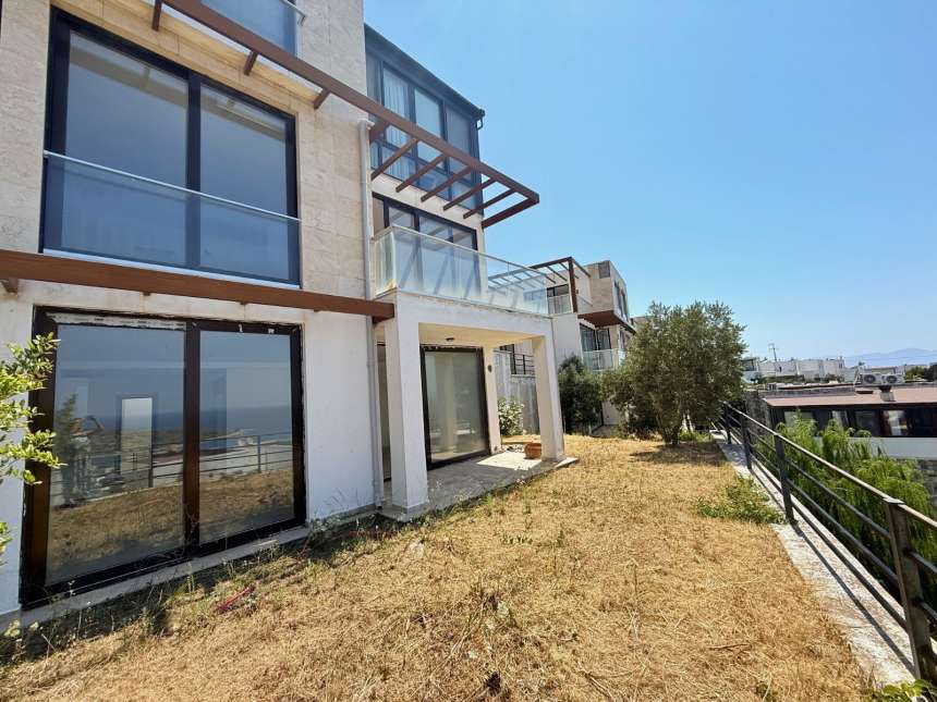 Brand New Bodrum Apartment For Sale In Gumusluk - Apartment with a garden