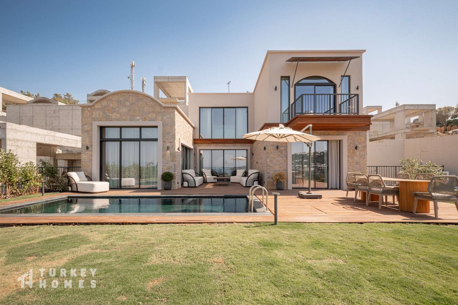 Detached Sea View Villa In Bodrum For Sale - A beautiful villa with a large garden