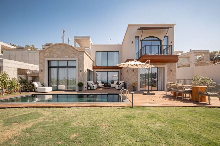 Detached Sea View Villa In Bodrum For Sale - A beautiful villa with a large garden