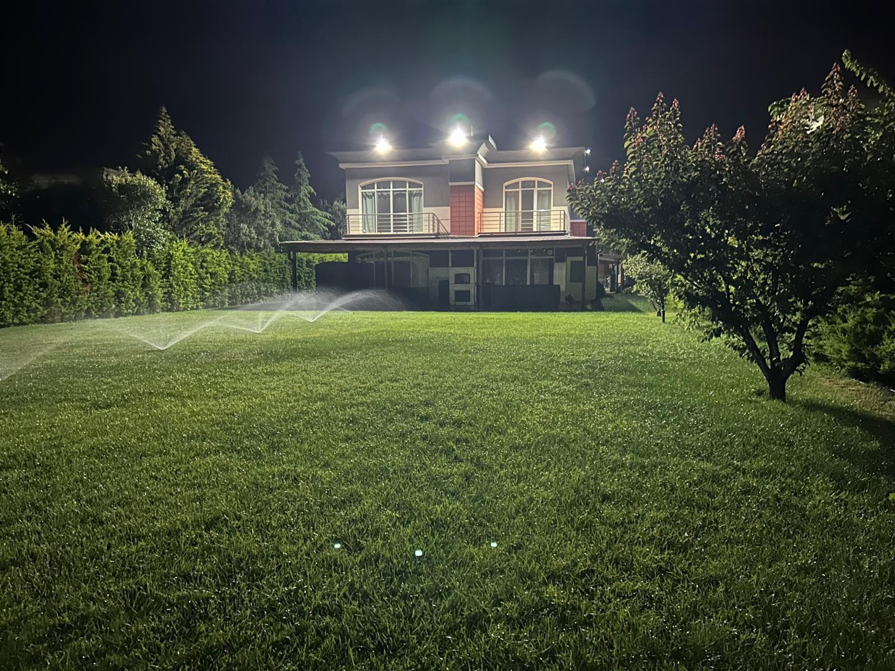 Notable Istanbul Investment Property For Sale - Vast private garden