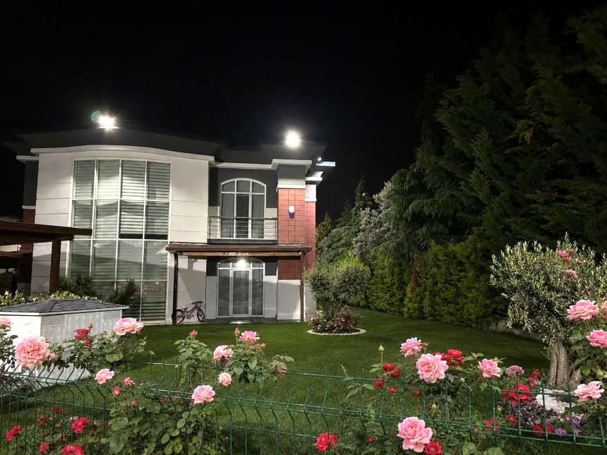 Notable Istanbul Investment Property For Sale - A beautiful five bedroom villa