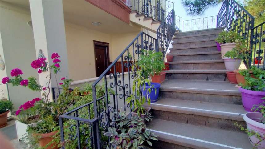 A Beautiful Sea-View Apartment For Sale - Pretty steps up to the apartment