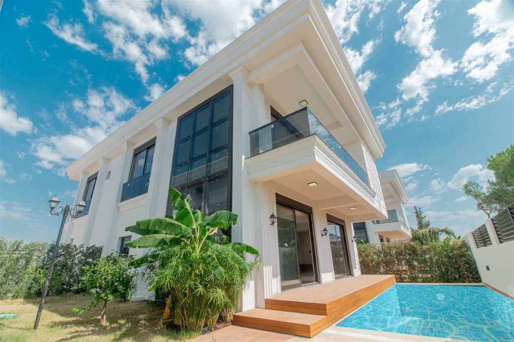 Antalya 4-Bedroom Villa - Altintas