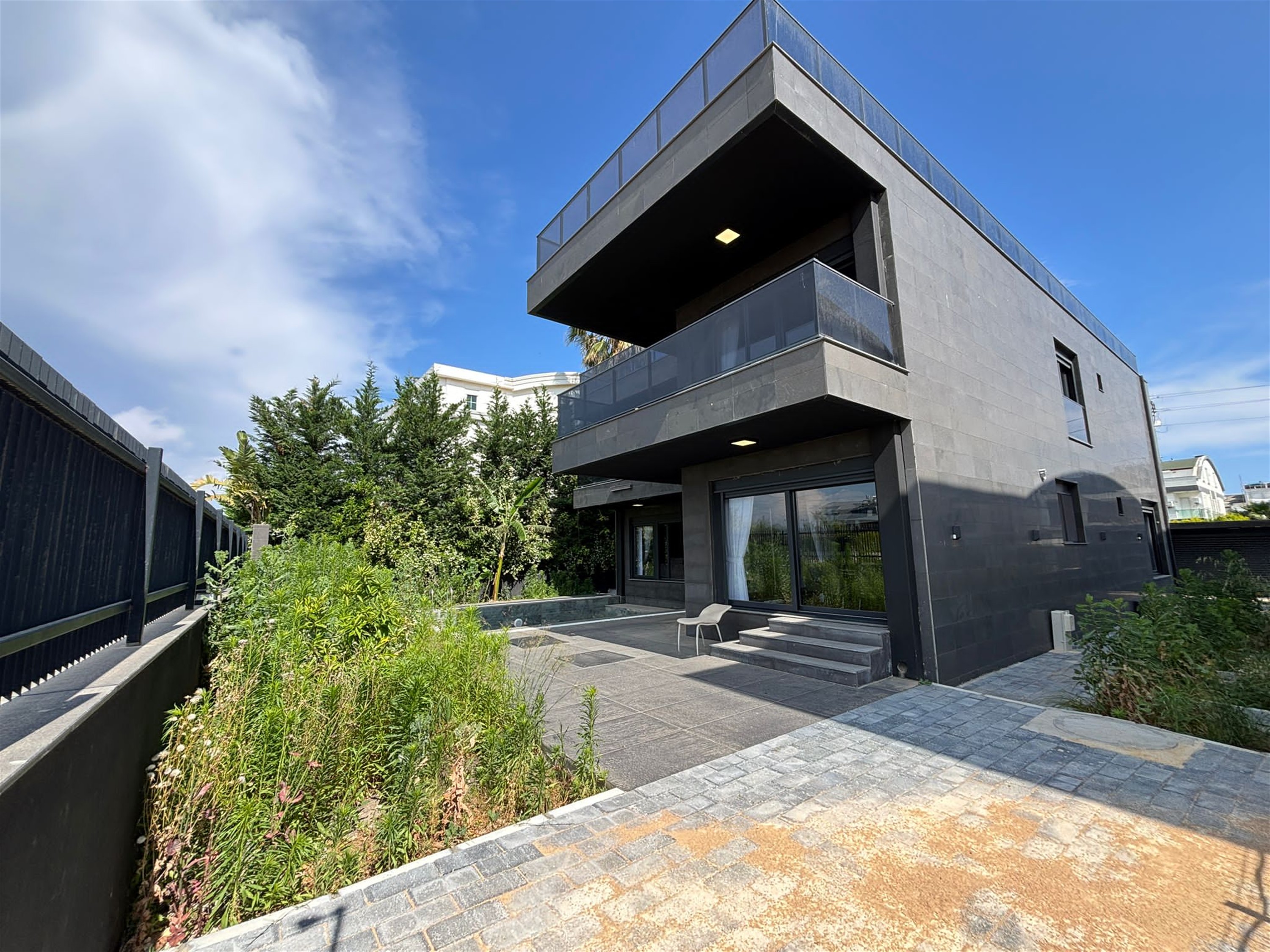Opulent Antalya Property For Sale - Antalya Villa In Muratpasa Near Lara Beach With Private Facilities