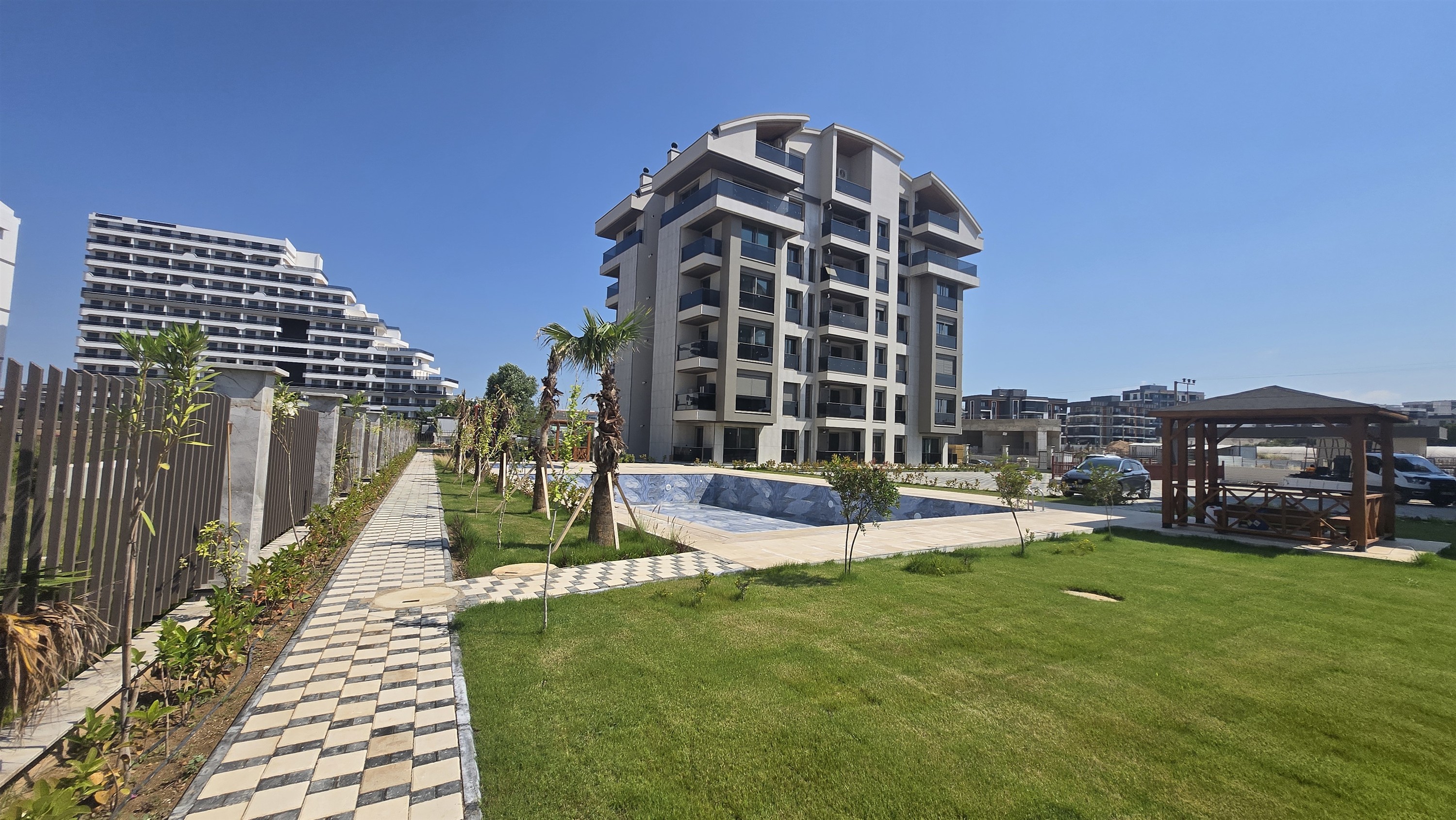 1 & 2 Bedroom Antalya Homes In Altintas For Sale - Antalya Investment Properties With A Communal Pool