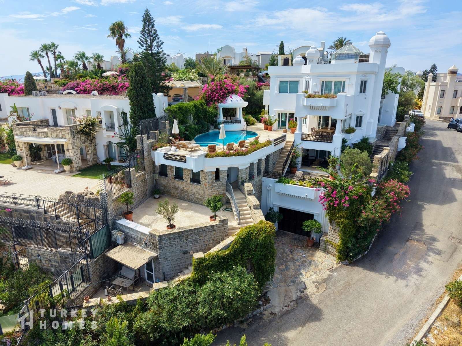 Prestigious Bodrum Villa For Sale – A lavish three storey villa