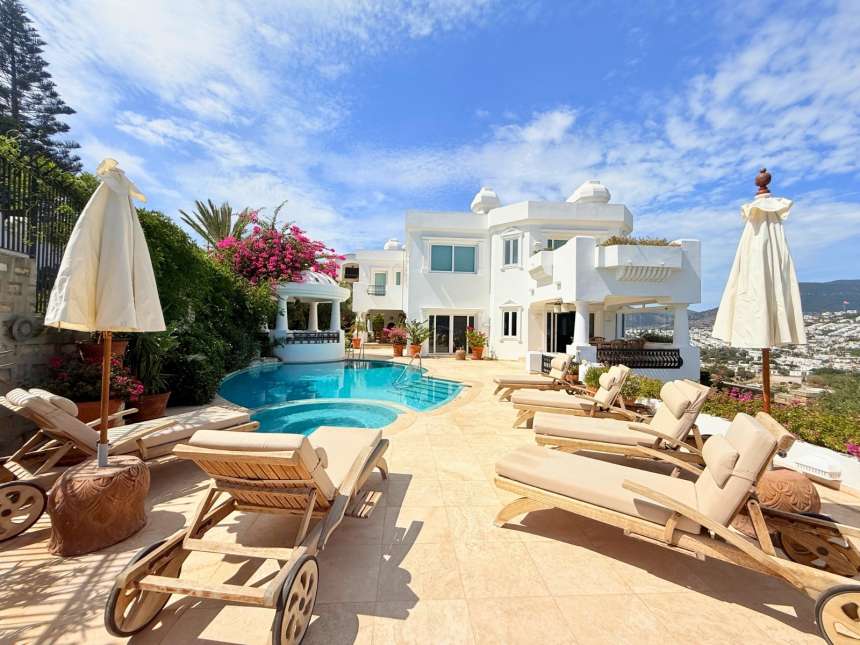 Prestigious Bodrum Villa For Sale – Beautiful outdoor living areas