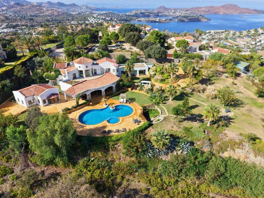 Inspiring Bodrum Mansion For Sale In Yalikavak - A sea view mansion with a pool