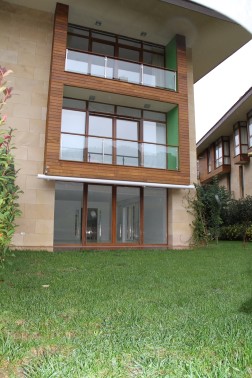 	 Istanbul Luxury Garden Apartment For Sale in The Prestigious Sariyer Area - Exterior