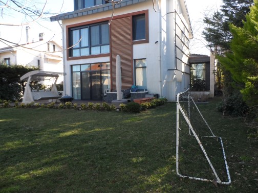 Custom Designed Villa For Sale In A Prestigious Area Of Istanbul - Exterior